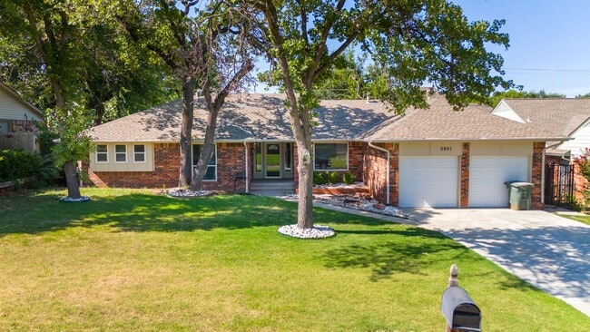Building Photo - Beautifully Updated 3-Bedroom Home with Sp...