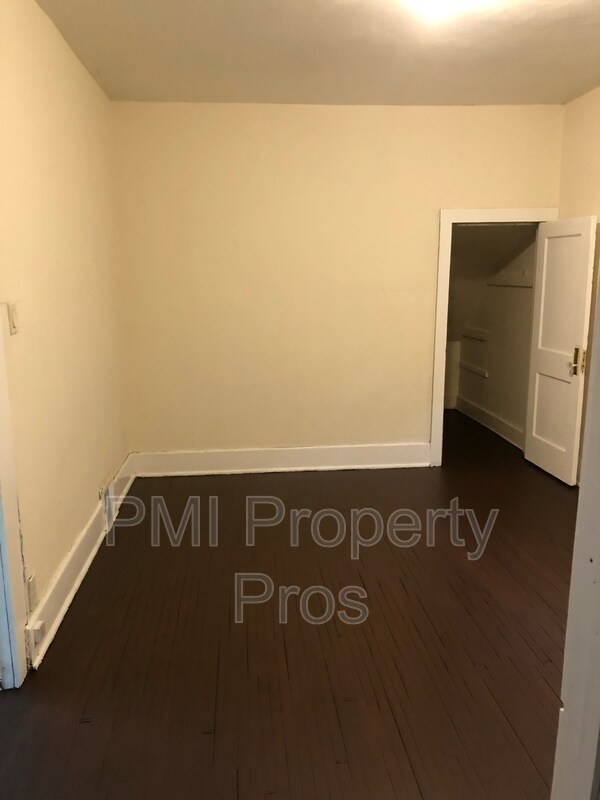 Building Photo - 2483 W Locust St