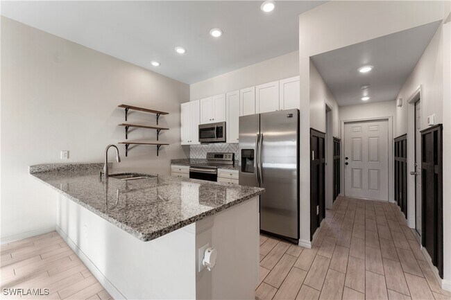 Foto del edificio - 3419 SW 8th Pl