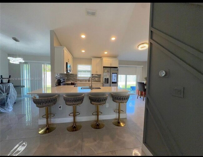Foto del edificio - 7523 SW 7th Pl