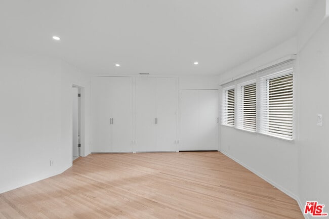 Building Photo - 11619 Francis Pl