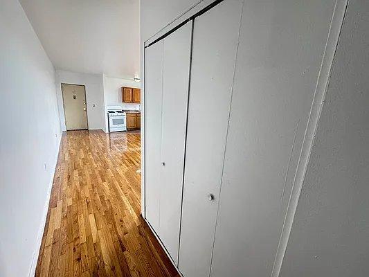 Foto del edificio - 1 bedroom in BRONX NY 10458