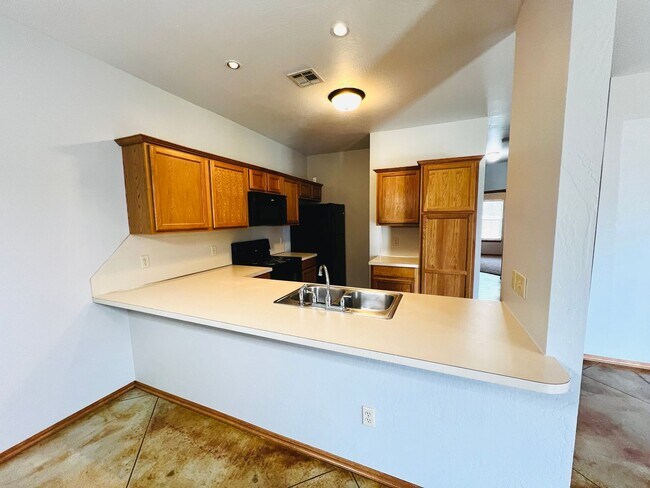Foto del edificio - Beautiful 2BD 2BA Duplex in NW Oklahoma Ci...