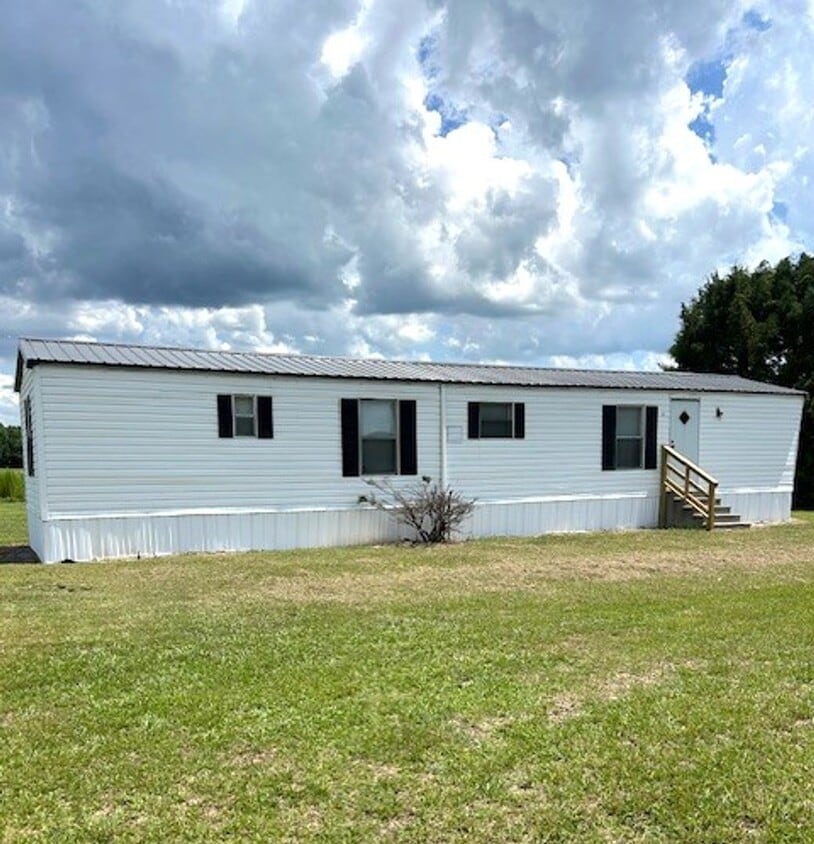 Primary Photo - 2-bedroom, 2-bath mobile home