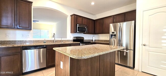 Building Photo - 2804 E Santa Fe Ct