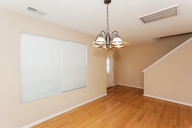Building Photo - 8045 Weeping Fig Ln