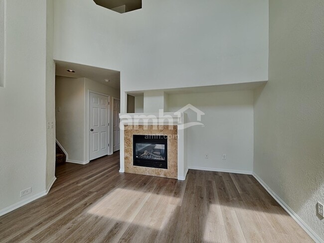 Building Photo - 8433 Golden Eye Dr