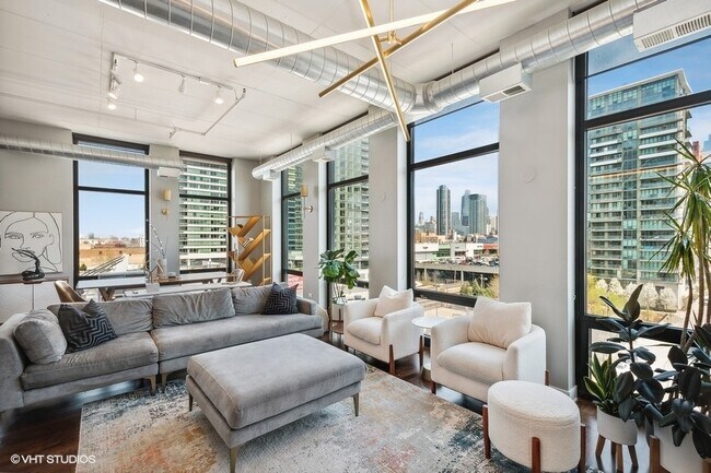 Foto del edificio - 740 W Fulton St