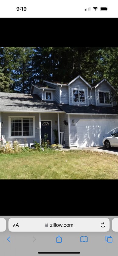 Building Photo - 4906 Marian Dr NE