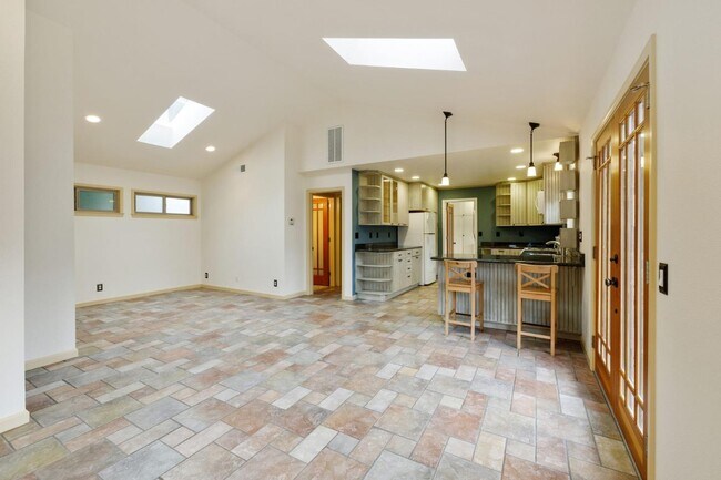 Building Photo - 229 Moana Pl