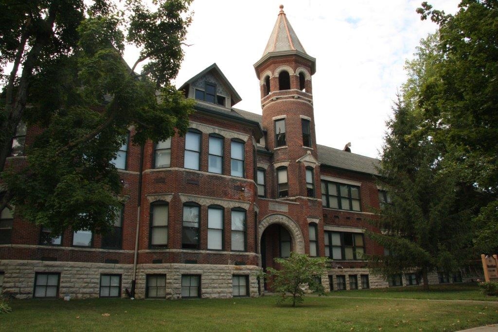 Foto del edificio - Horace Mann Apartments