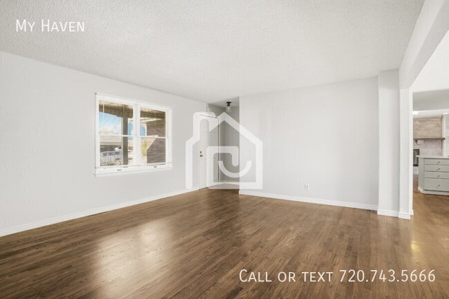 Building Photo - 13974 E Arkansas Pl