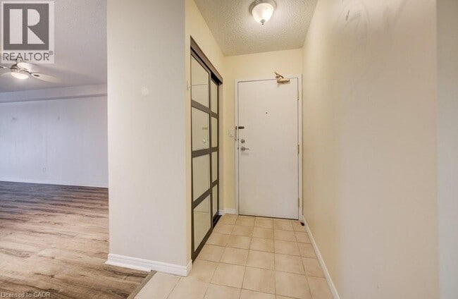 Building Photo - 17 King St E