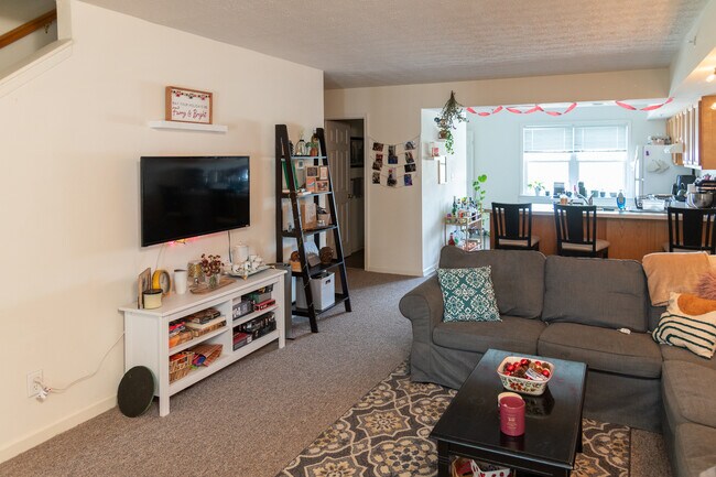 Building Photo - Chester Centre Apartments