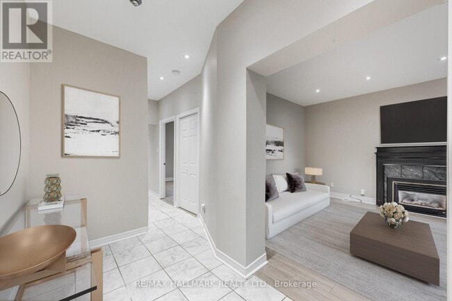 Building Photo - 10 Biggar Ave