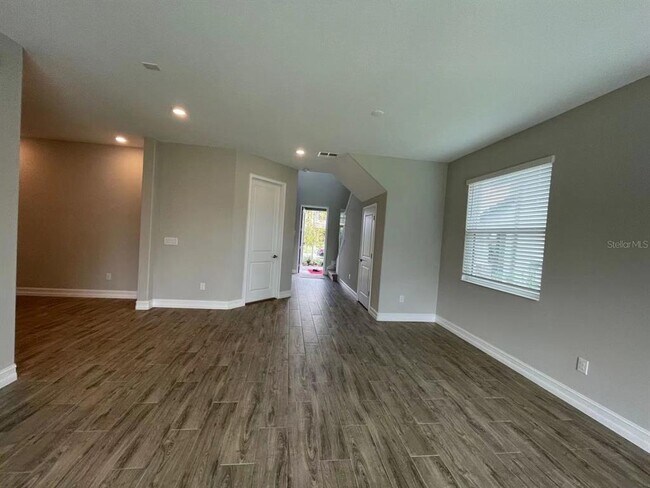 Foto del edificio - 4612 Almada Ln