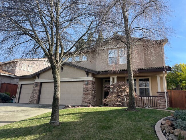 Building Photo - **COMING SOON*** BEAUTIFUL 2 STORY EXECUTI...