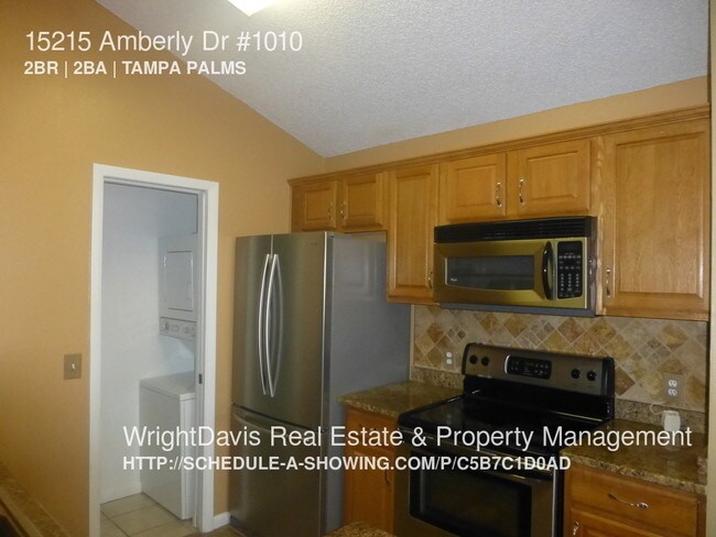 Foto del edificio - 15215 Amberly Dr