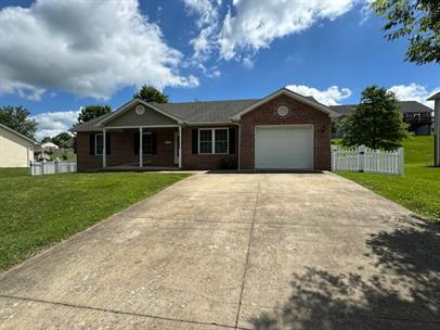 Building Photo - Charming 3-Bedroom Home with Fenced Yard, Patio & Hardwood Floors