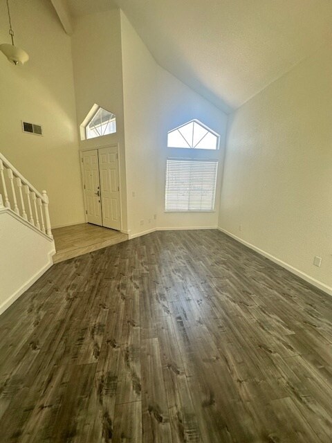 Building Photo - 1217 Zinfandel Dr