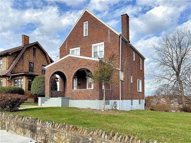 Foto del edificio - 413 Rose Ave