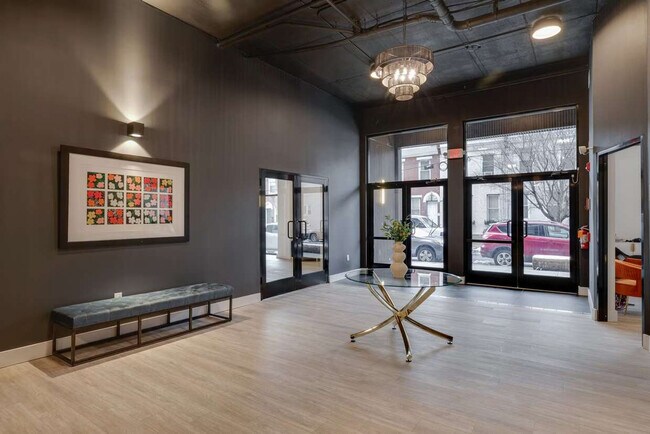 Foto del edificio - 2400 E Huntingdon St