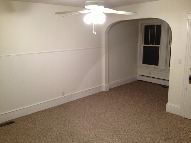 Foto del edificio - 285 Baxter Street, Unit rear