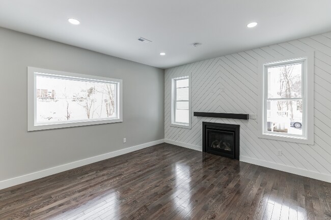Building Photo - 20 Greylock Ave