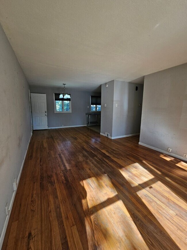 Foto del edificio - 1618 Sangamon Dr