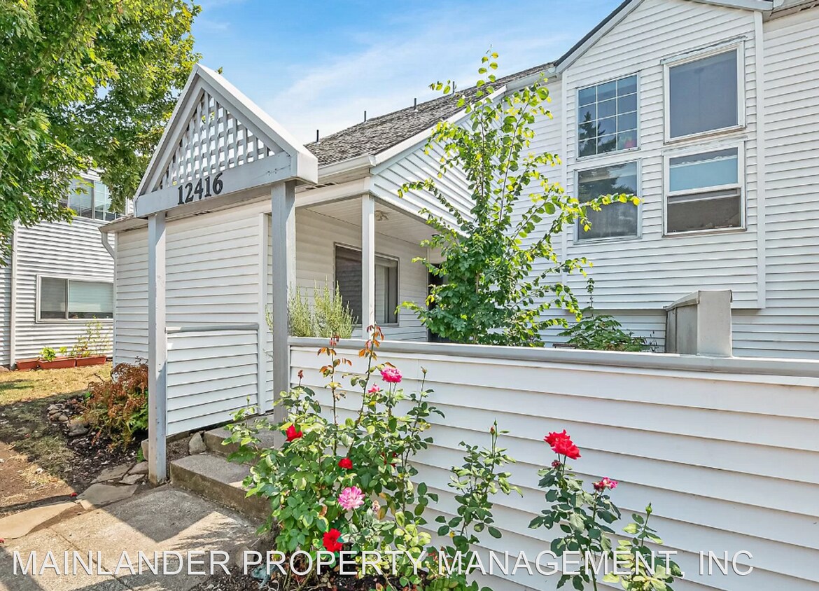 Primary Photo - 3 br, 2 bath House - 12416 SE CARUTHERS ST.