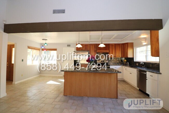 Building Photo - 3-BEDROOM / 2-BATHROOM HOUSE W/ SOLAR!!!- ...