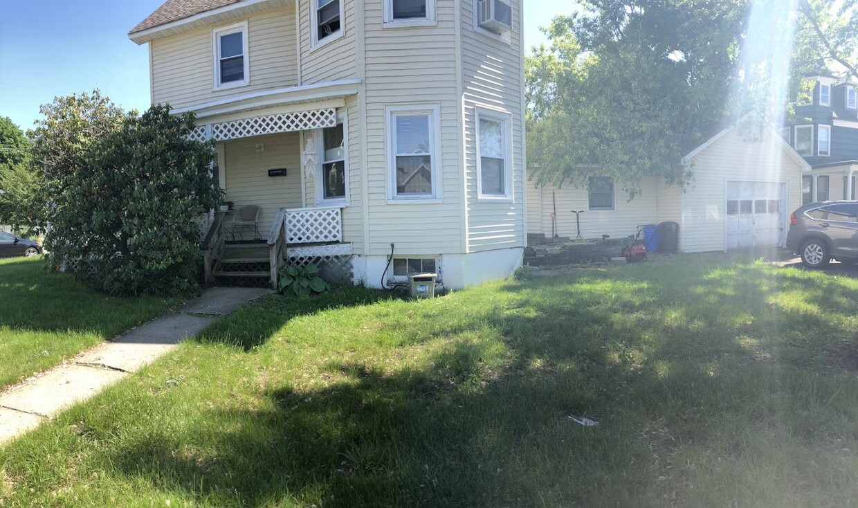 Primary Photo - 31 Laura Ave
