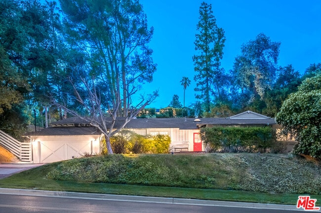 Foto del edificio - 16849 Adlon Rd