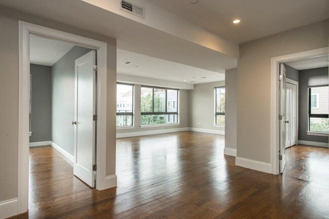 Building Photo - 339 D St