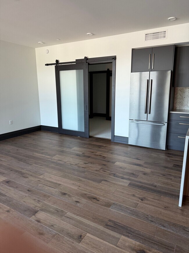 Foto del edificio - 315 N Tracy Ave