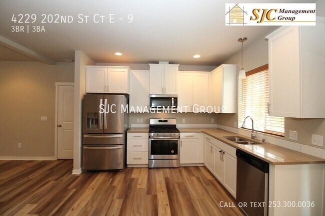 Foto del edificio - Beautiful and Modern Townhouse for Rent in...