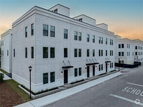 Building Photo - 1218 E Kay St
