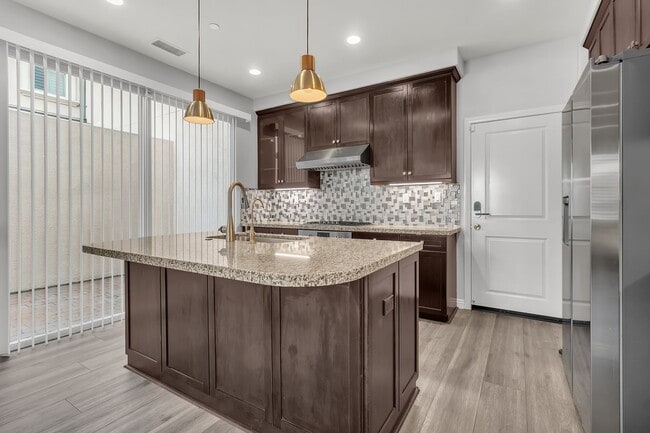 Building Photo - 76 Evening Sun