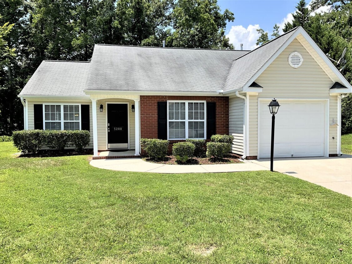 Primary Photo - 5288 Mount Hope Dr