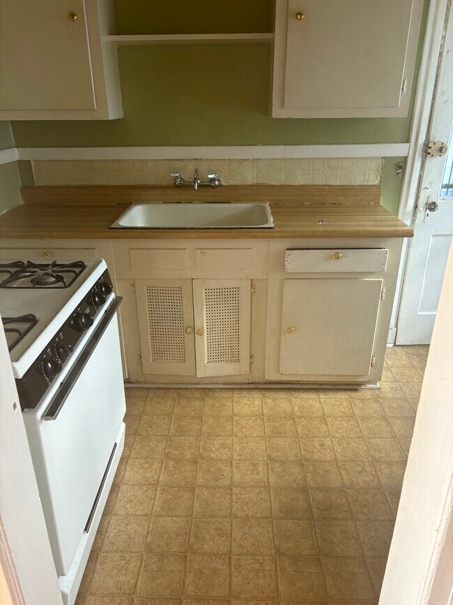 Foto del edificio - 1957 Madison Ave