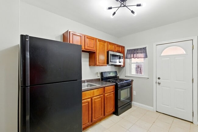 Building Photo - 5306 Ready Ave