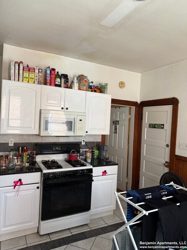 Primary Photo - 4 Litchfield St