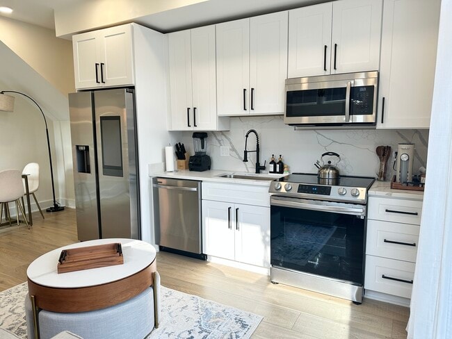 Foto del edificio - 1307 Longfellow St NW