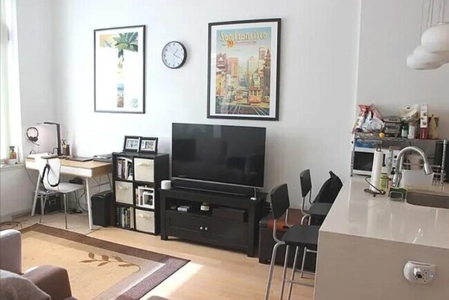 Building Photo - 0 bedroom in Long Island City NY 11101