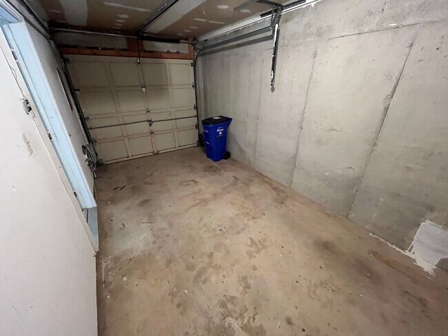 Foto del edificio - Updated 3 BR/2.5 BA Townhome in Dorsey Hall!