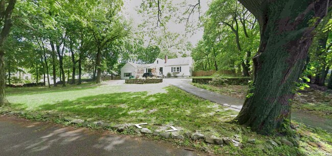 Foto del edificio - For Rent in Beacon, NY – Spacious 3BR/2BA ...
