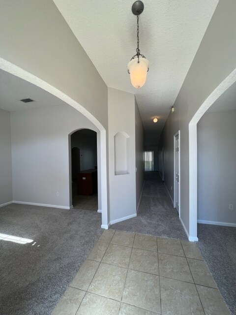 Foto del edificio - 9275 Sharnbrook Ln