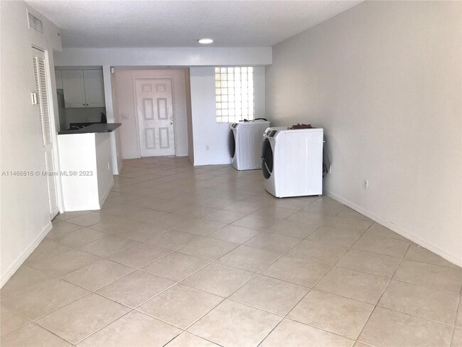 Building Photo - 150 NW 96th Ave