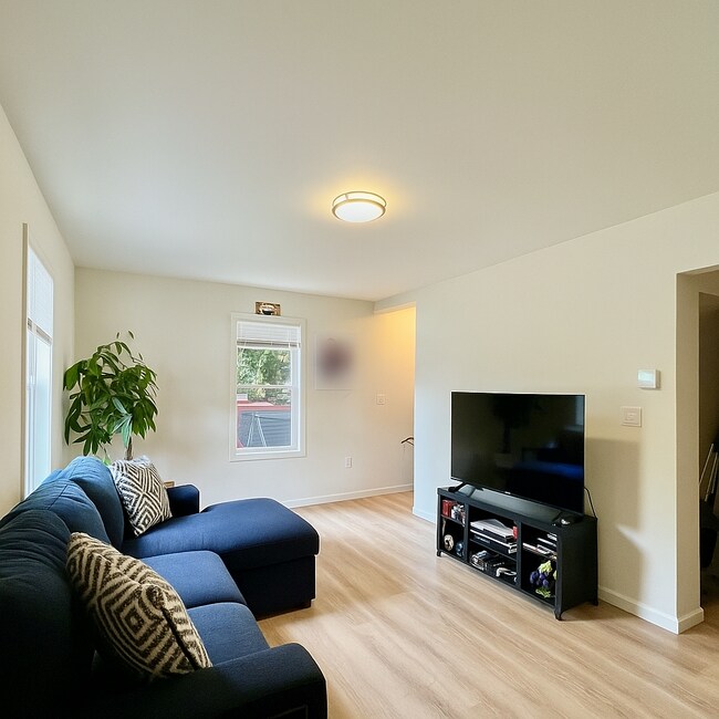 Living Room - 35 Ridgeview Cir