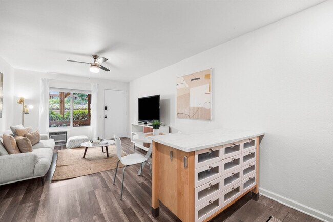 Foto del edificio - 6370 Rancho Mission Rd